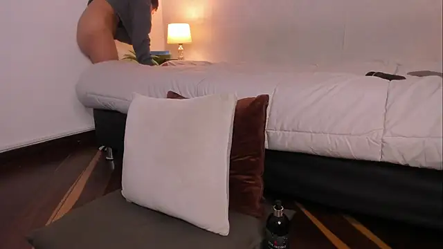 Caroline dh online show from 06/30/26, 11:33