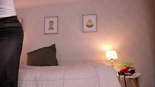 Caroline dh online show from 07/21/26, 11:34