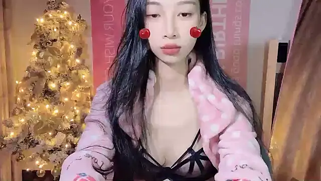 Lili-2 online show from 12/23/24, 02:28