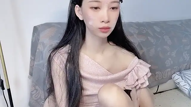 Snapshot of Lili-2 chatting on 05/03/26, 05:24 Lili-2 online show from 05/03/26, 05:24