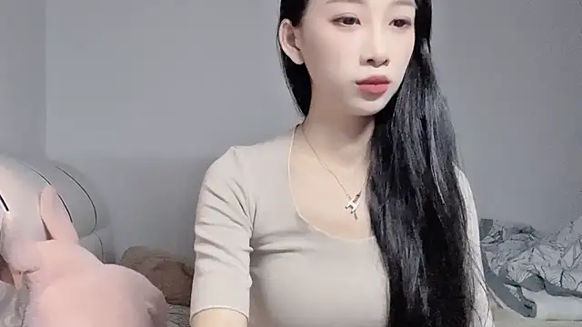 Snapshot of Lili-2 chatting on 06/07/26, 02:21 Lili-2 online show from 06/07/26, 02:21