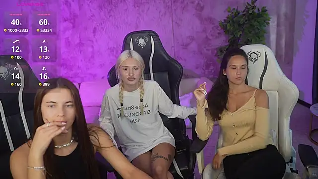 Julia  Star  online show from 09/23/25, 02:42