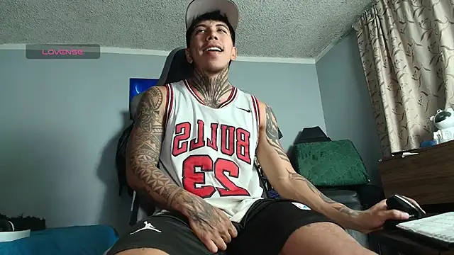 Nickhot0609 online show from 04/15/26, 03:46