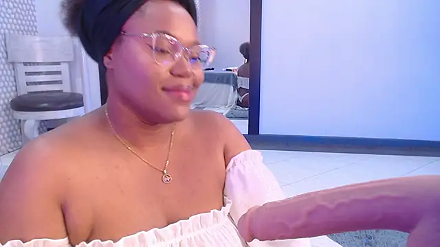 Makena gh online show from 02/19/25, 03:28