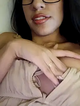 AleFantasy0001 online show from 03/04/25, 07:11