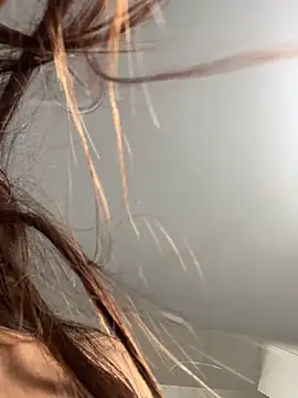 AleFantasy0001 online show from 12/02/25, 10:49