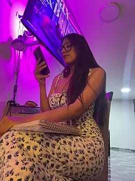 AleFantasy0001 online show from 05/18/26, 02:07