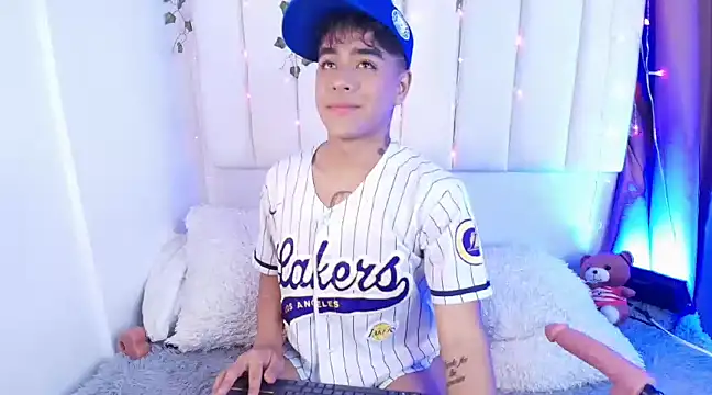 kiing azahell online show from 01/17/25, 03:45