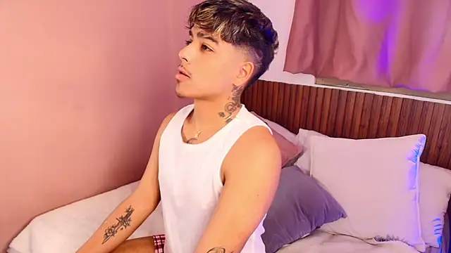 kiing azahell online show from 10/18/25, 05:21