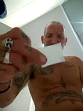 Snapshot of rolesexy chatting on 03/15/25, 09:52 rolesexy online show from 03/15/25, 09:52