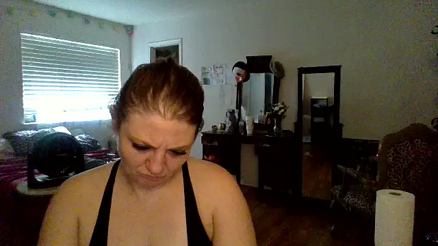 Snapshot of sophiarica chatting on 05/20/26, 09:21 sophiarica online show from 05/20/26, 09:21