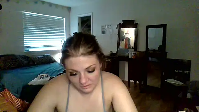 Snapshot of sophiarica chatting on 05/31/26, 06:04 sophiarica online show from 05/31/26, 06:04