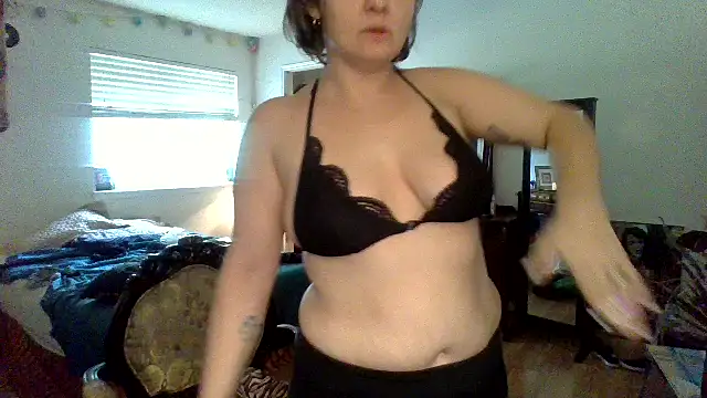 Snapshot of sophiarica chatting on 06/02/26, 05:48 sophiarica online show from 06/02/26, 05:48