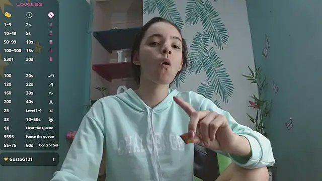 Mia-kalinfa online show from 12/06/24, 03:55