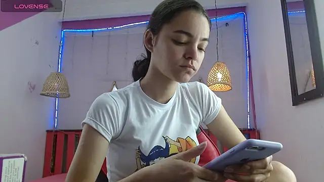 Mia-kalinfa online show from 12/23/24, 12:52