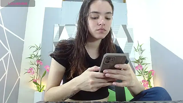 Mia-kalinfa online show from 01/30/25, 10:51