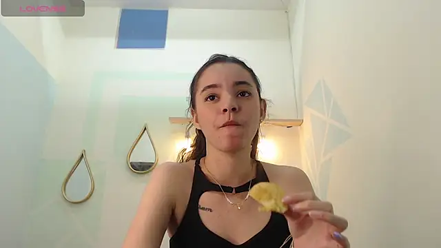 Mia-kalinfa online show from 02/05/25, 09:18