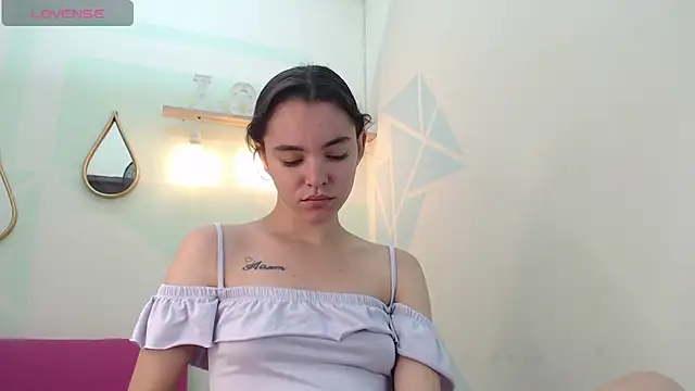 Mia-kalinfa online show from 02/28/25, 04:20