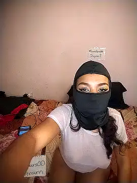 Snapshot of Yessicafoxy chatting on 03/20/26, 04:56 Yessicafoxy online show from 03/20/26, 04:56