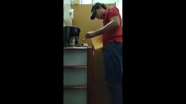 luisfer 306 online show from 01/15/25, 07:44