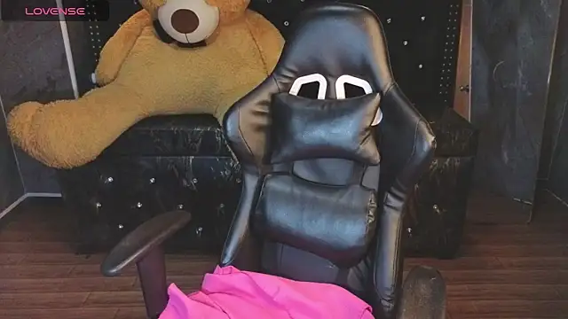 Kitty fox b online show from 11/29/25, 01:03