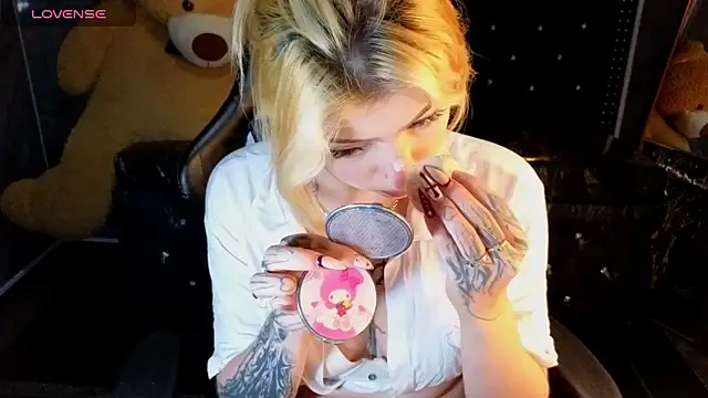 Kitty fox b online show from 02/26/26, 01:10