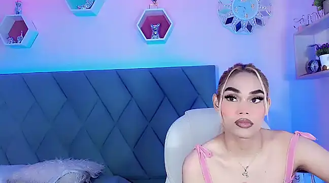 Hallyhott online show from 12/02/24, 06:43