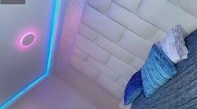 Hallyhott online show from 02/25/25, 07:42