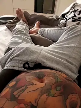 Snapshot of tattooedtwc chatting on 10/02/25, 07:21 tattooedtwc online show from 10/02/25, 07:21