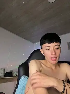 Snapshot of nico_18x chatting on 01/17/25, 05:32 nico 18x online show from 01/17/25, 05:32