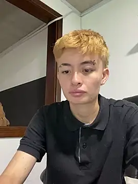 Snapshot of nico_18x chatting on 01/31/25, 08:54 nico 18x online show from 01/31/25, 08:54