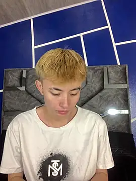 Snapshot of nico_18x chatting on 02/04/25, 01:45 nico 18x online show from 02/04/25, 01:45