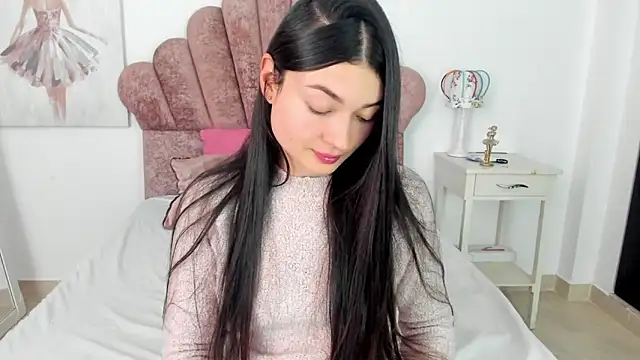 lauraparisi online show from 09/25/25, 09:40