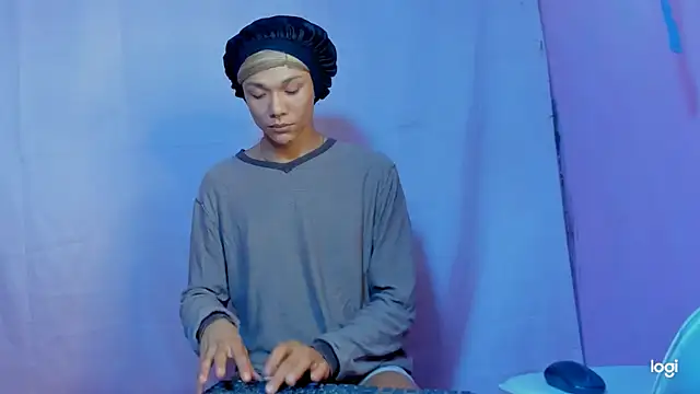 StassieBell online show from 04/24/26, 09:23