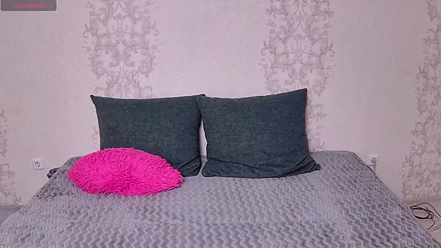 Moonlight Jasmine online show from 04/08/26, 01:05