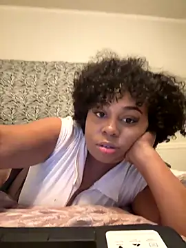 camiliaskye online show from 10/10/25, 03:27