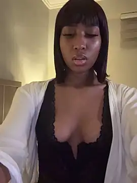 Snapshot of IamCrystal2 chatting on 01/04/25, 06:40 IamCrystal2 online show from 01/04/25, 06:40