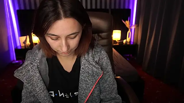 Snapshot of Roxy_Rayy chatting on 12/05/24, 08:55 Roxy Rayy online show from 12/05/24, 08:55