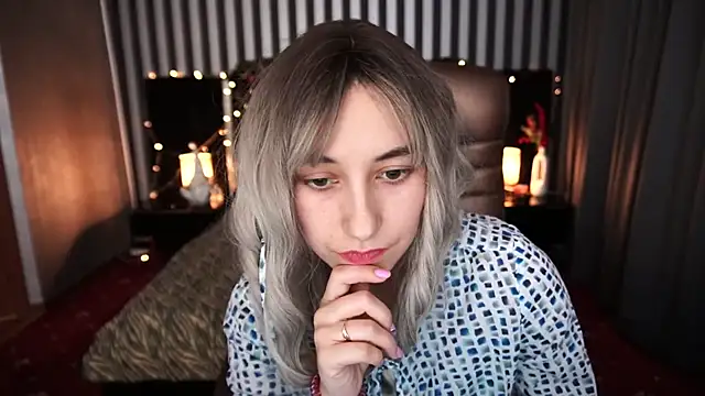 Snapshot of Roxy_Rayy chatting on 01/01/25, 08:04 Roxy Rayy online show from 01/01/25, 08:04