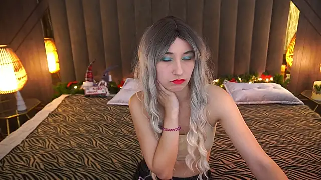 Snapshot of Roxy_Rayy chatting on 01/02/25, 08:24 Roxy Rayy online show from 01/02/25, 08:24