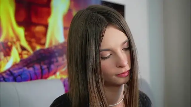 EvaLung777 online show from 12/04/25, 10:02