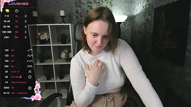Lella Ryann  online show from 02/05/25, 10:01