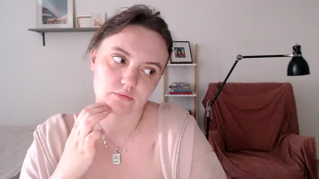 Snapshot of Lella_Ryann_ chatting on 07/19/26, 11:47 Lella Ryann online show from 07/19/26, 11:47