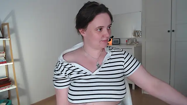 Snapshot of Lella_Ryann_ chatting on 07/26/26, 11:50 Lella Ryann online show from 07/26/26, 11:50