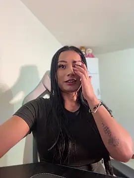 Snapshot of missycanoo chatting on 06/17/26, 01:52 missycanoo online show from 06/17/26, 01:52