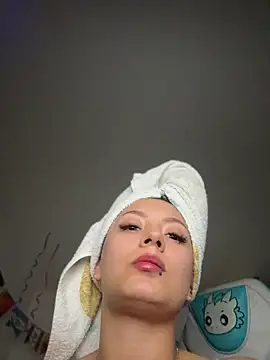 Snapshot of missycanoo chatting on 07/07/26, 01:08 missycanoo online show from 07/07/26, 01:08