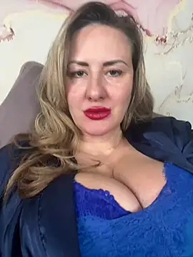 Snapshot of LanaShockk chatting on 02/14/25, 07:12 LanaShockk online show from 02/14/25, 07:12