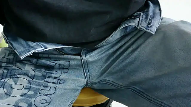 XiaoGuoGuo284512 online show from 01/23/25, 06:49