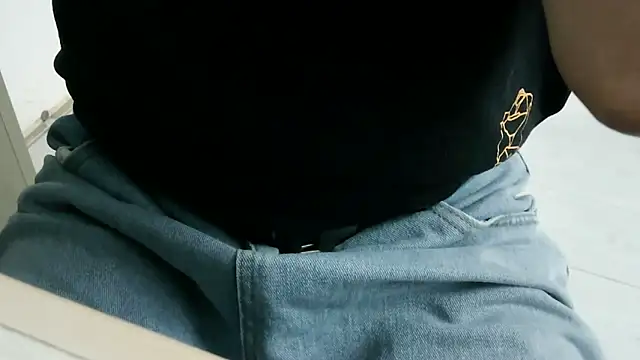 XiaoGuoGuo284512 online show from 02/28/26, 02:12