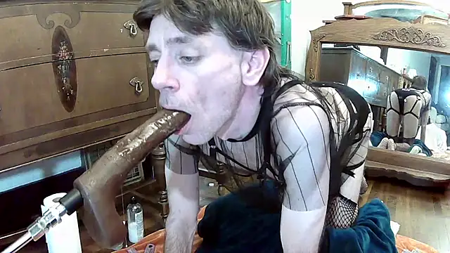 MaxJr8008 online show from 10/03/25, 06:43